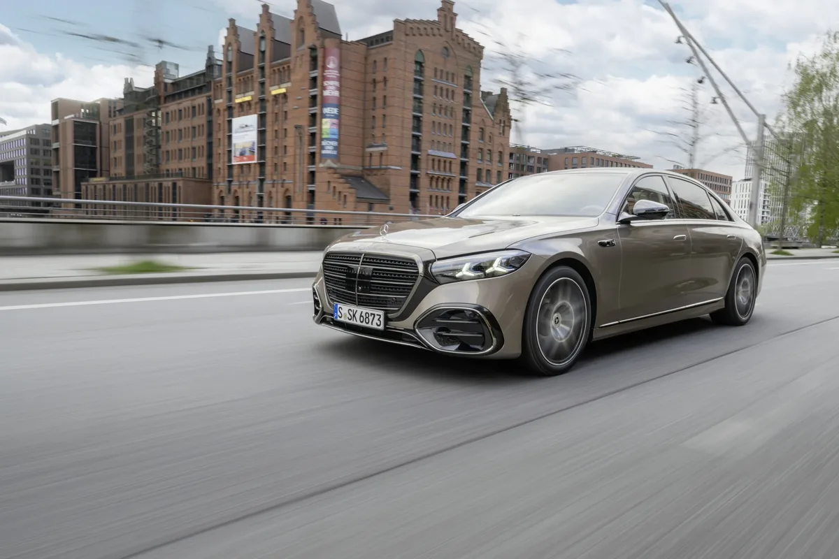 법인 리스 상담에 활용되는 벤츠 S-Class 예시 이미지